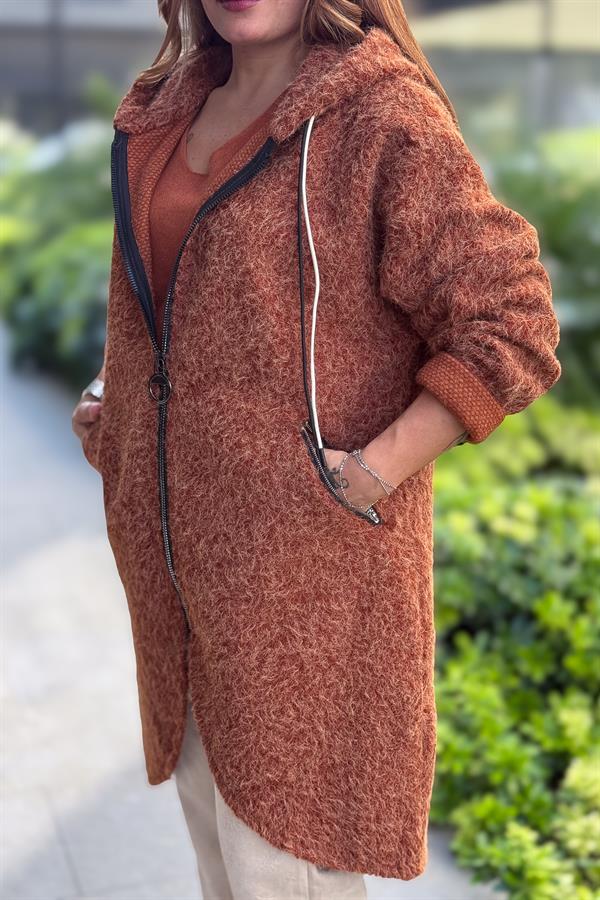 Asimetrik Kesim Fermuarlı Kapüşonlu Keçe Kaban Tarçın Renk