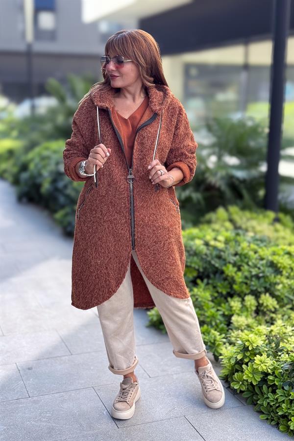 Asimetrik Kesim Fermuarlı Kapüşonlu Keçe Kaban Tarçın Renk