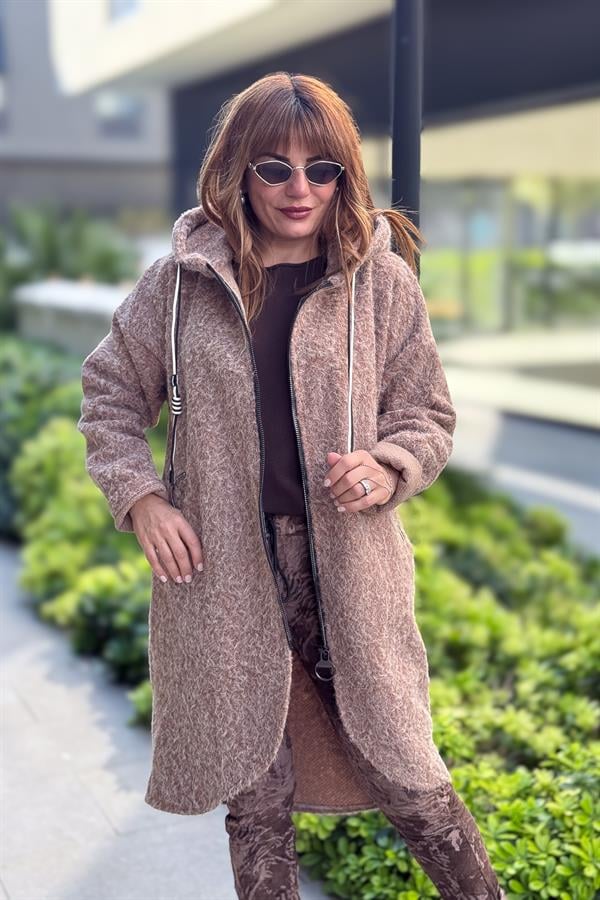 Asimetrik Kesim Fermuarlı Kapüşonlu Keçe Kaban Camel Renk