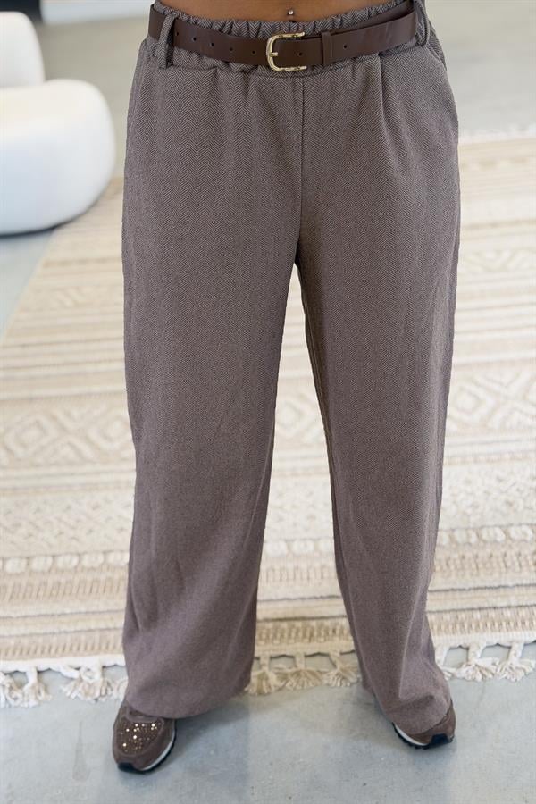 Balık Sırtı Desenli Kemerli Pantolon Kahverengi Renk