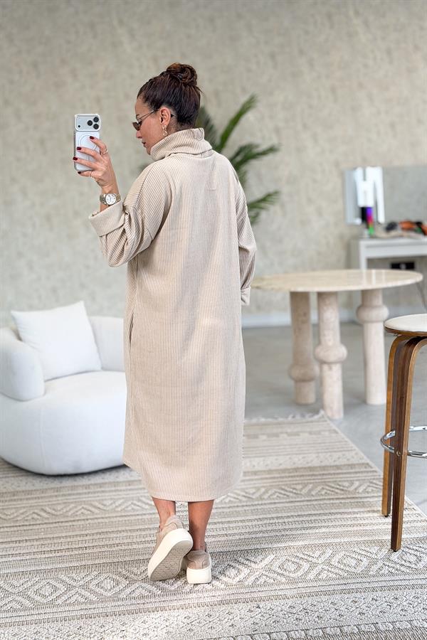 Balıkçı Yaka Midi Boy Kalın Fitilli Kadife Elbise Bej Renk
