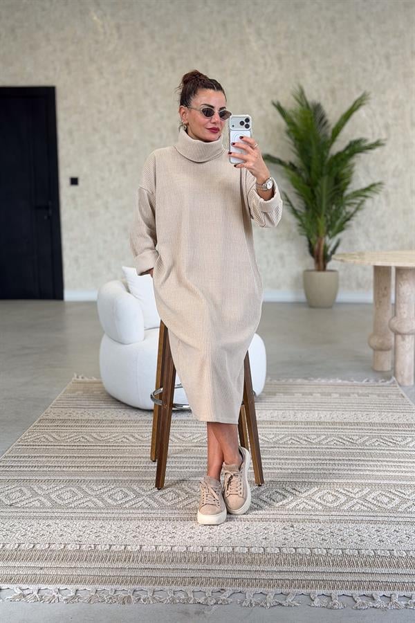 Balıkçı Yaka Midi Boy Kalın Fitilli Kadife Elbise Bej Renk