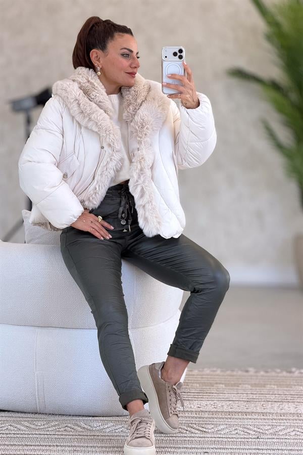 Beli Lastikli Düğme Detaylı Deri Görünümlü Pantolon Haki Renk