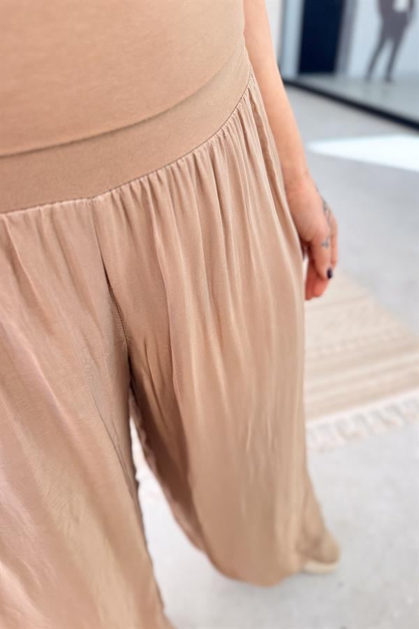 Bol Paça Beli Lastikli İpek Pantolon Camel Renk