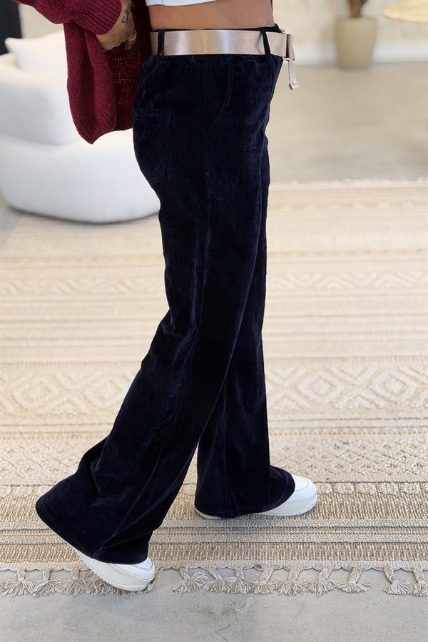 Bol Paça Fitilsiz Kemerli Kadife Pantolon Lacivert Renk