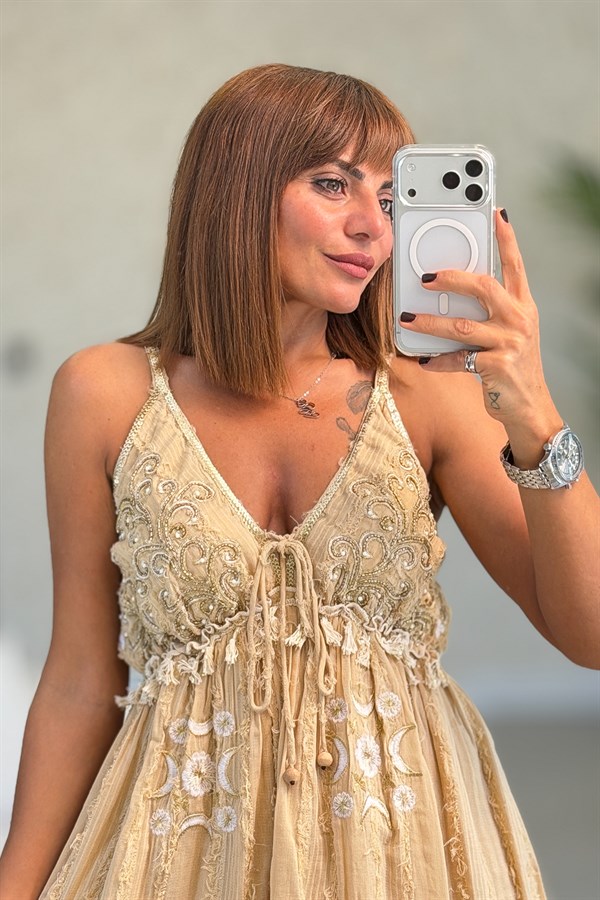 Boncuk İşlemeli Eteği Güpürlü Kısa Askılı Elbise Camel Renk