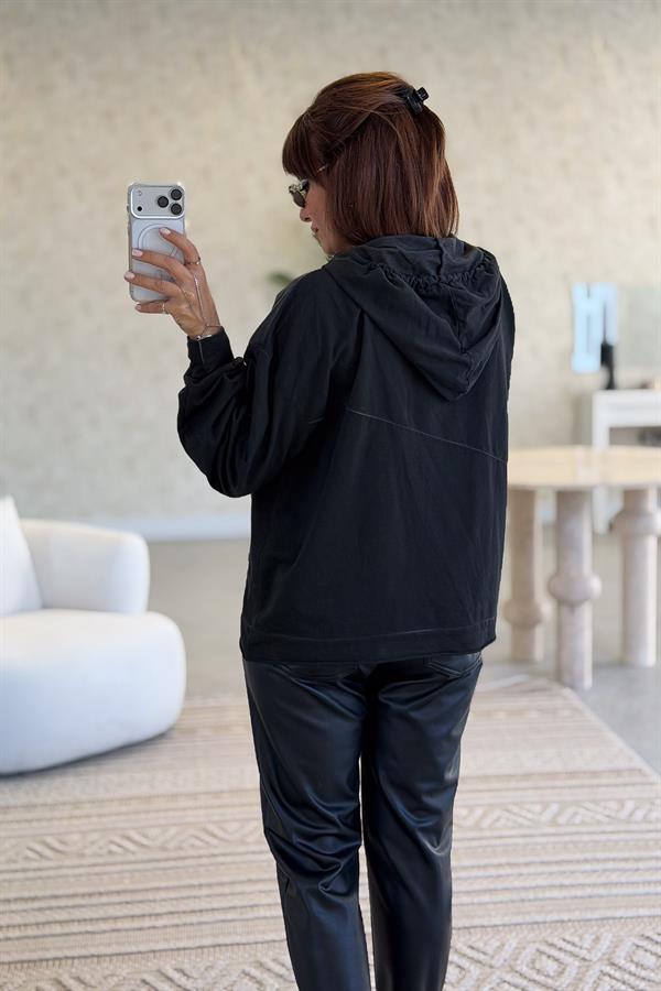 Cep Detaylı Gold Yazılı Yıkamalı Kapüşonlu Sweet Siyah Renk