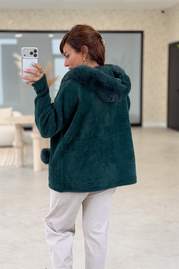 Cepleri Ponponlu Kapüşonu Kürklü Angora Mont Zümrüt Yeşili Renk
