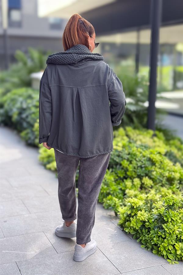 Çiçek Desenli Kapitone Ceket Antresit Renk