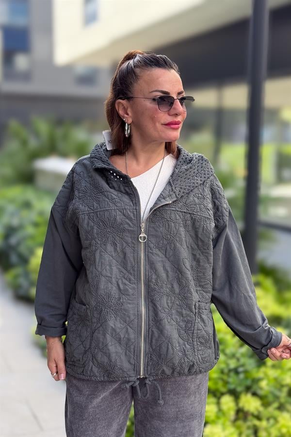 Çiçek Desenli Kapitone Ceket Antresit Renk