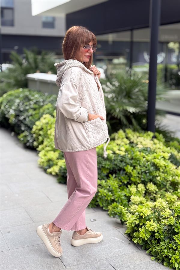 Çiçek Desenli Kapitone Ceket Bej Renk