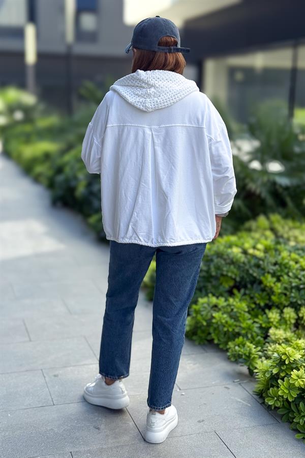 Çiçek Desenli Kapitone Ceket Beyaz Renk