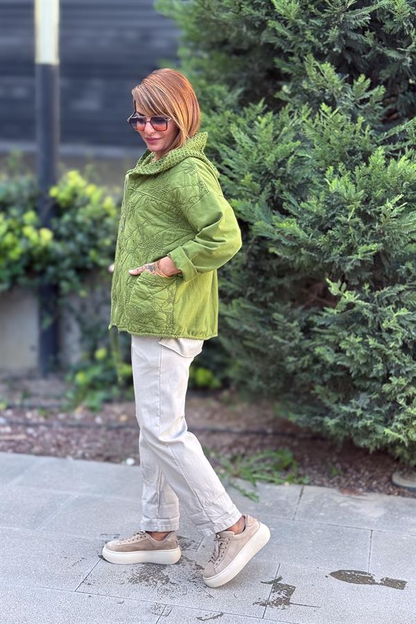 Çiçek Desenli Kapitone Ceket Fıstık Yeşil Renk