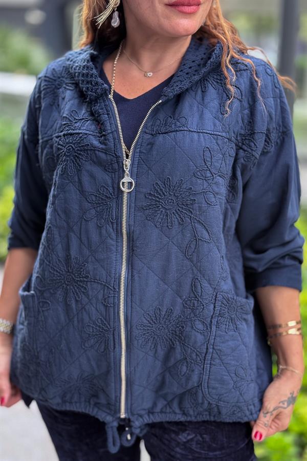 Çiçek Desenli Kapitone Ceket Lacivert Renk