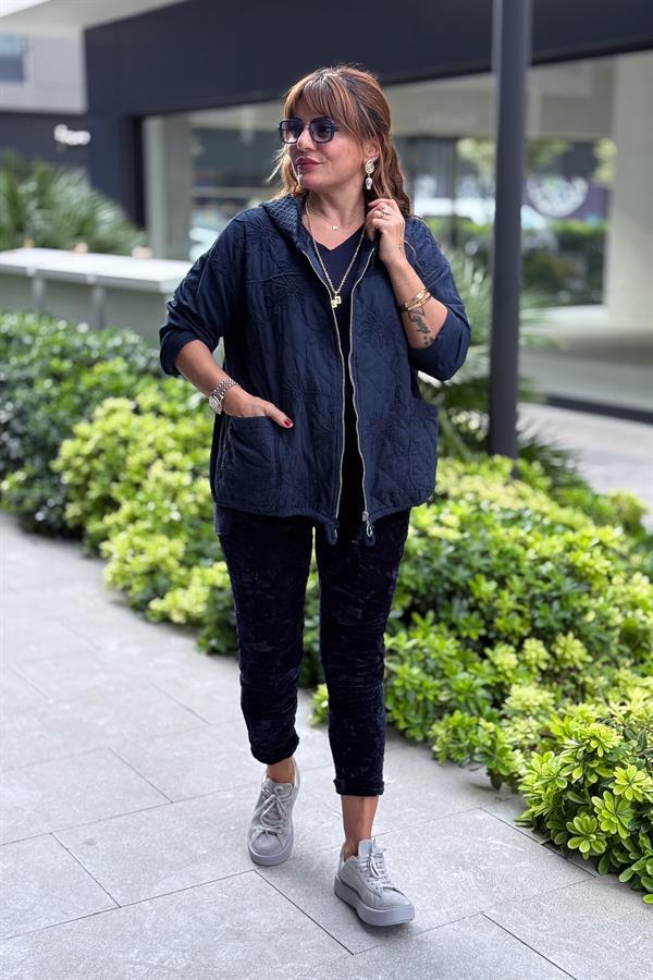 Çiçek Desenli Kapitone Ceket Lacivert Renk