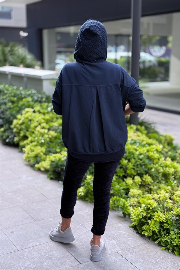 Çiçek Desenli Kapitone Ceket Lacivert Renk