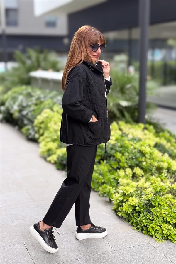 Çiçek Desenli Kapitone Ceket Siyah Renk