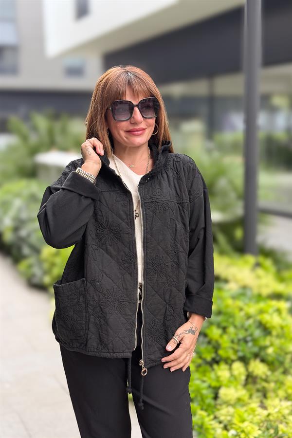 Çiçek Desenli Kapitone Ceket Siyah Renk