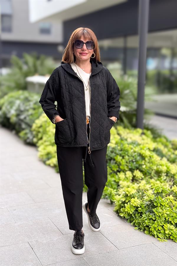 Çiçek Desenli Kapitone Ceket Siyah Renk