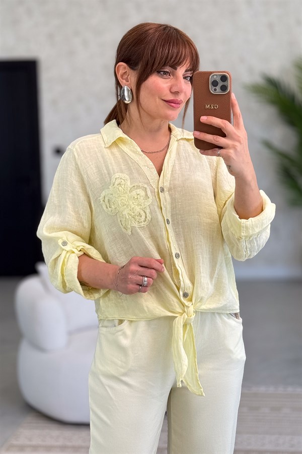 Çiçek Kabartmalı Düğme Yerleri Pullu Bağlamalı Keten Gömlek Sarı Renk