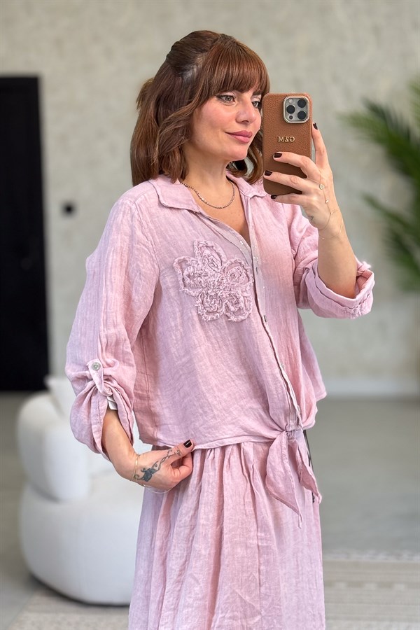 Çiçek Kabartmalı Düğme Yerleri Pullu Bağlamalı Keten Gömlek Pudra Renk