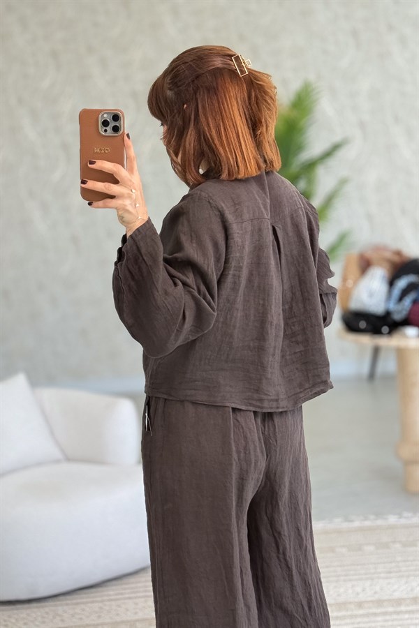 Çiçek Kabartmalı Düğme Yerleri Pullu Bağlamalı Keten Gömlek Acı Kahve Renk