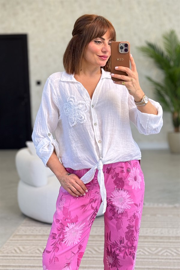 Çiçek Kabartmalı Düğme Yerleri Pullu Bağlamalı Keten Gömlek Beyaz Renk