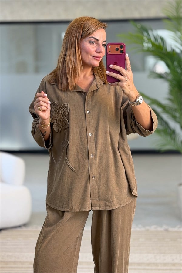 Çiçek Nakış Detaylı Gömlek Ve Pantolon Alt Üst Kadife Takım Camel Renk