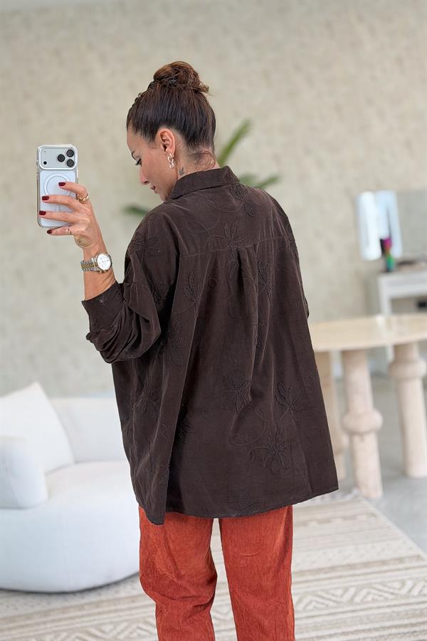 Çiçek Nakışlı Kadife Gömlek Acı Kahve Renk
