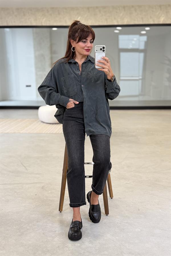 Çiçek Nakışlı Kadife Gömlek Antresit Renk