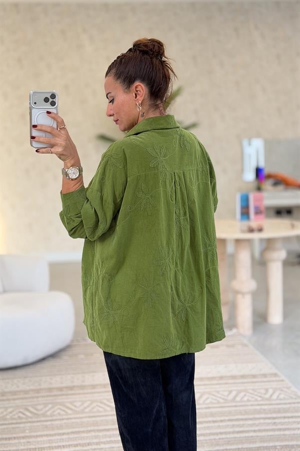 Çiçek Nakışlı Kadife Gömlek Fıstık Yeşil Renk