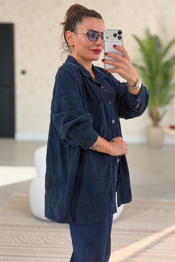 Çiçek Nakışlı Kadife Gömlek Lacivert Renk