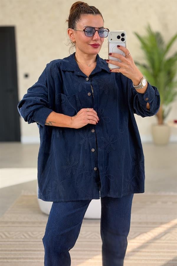 Çiçek Nakışlı Kadife Gömlek Lacivert Renk