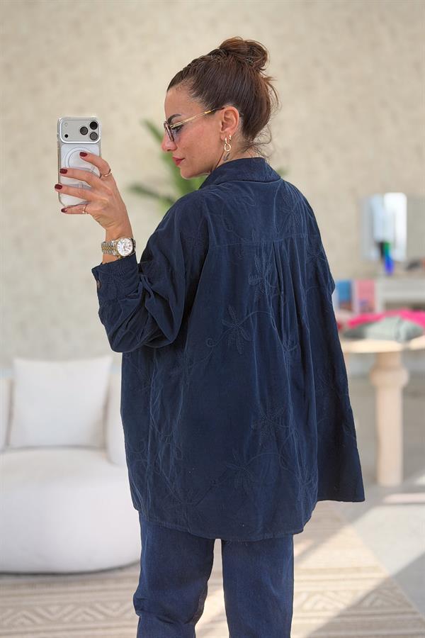 Çiçek Nakışlı Kadife Gömlek Lacivert Renk