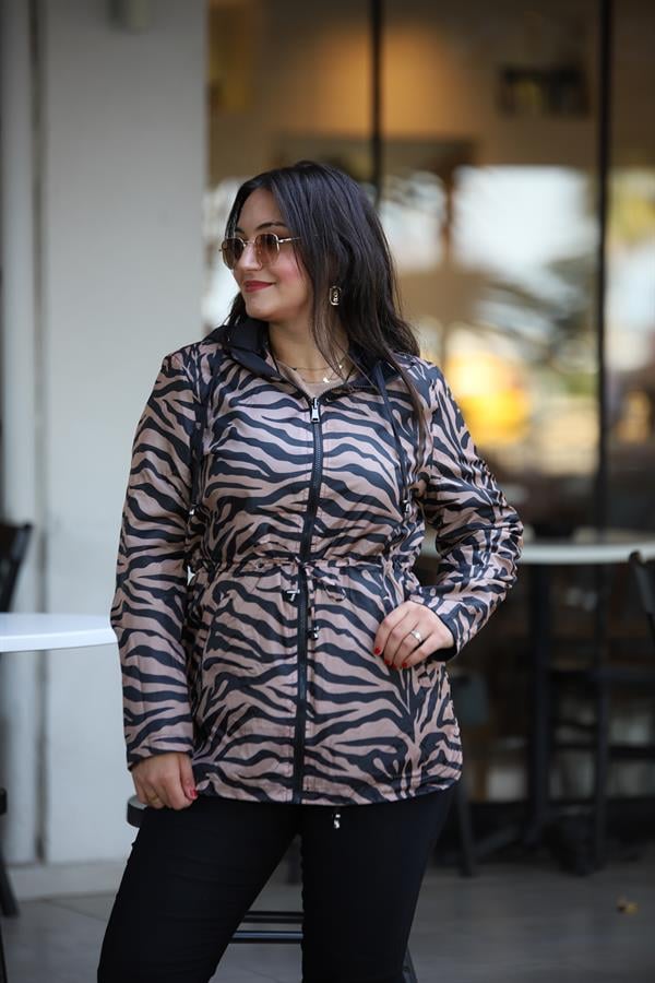 Çift Taraflı Zebra Desenli Belden Büzgülü Trenç Siyah Renk