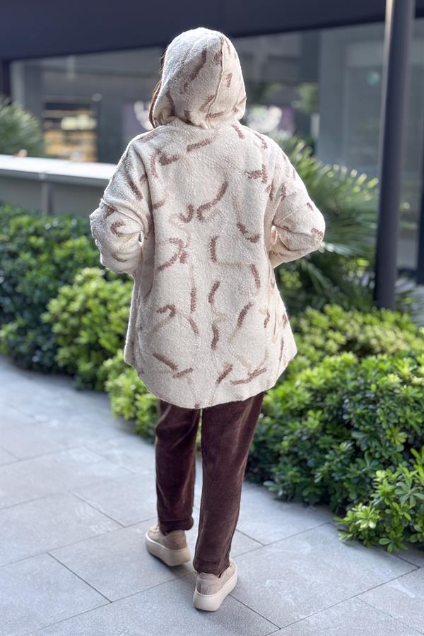 Çizgi Detaylı Keçe Kaban Krem Renk