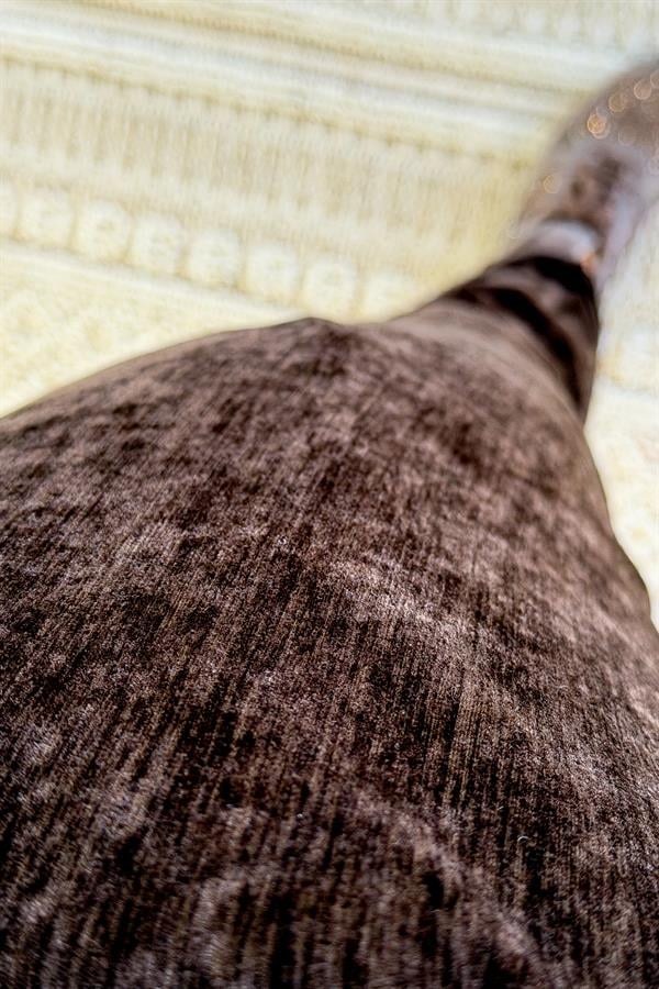 Dar Paça Dikiş Detaylı Fitilsiz Kemerli Kadife Pantolon Kahverengi Renk