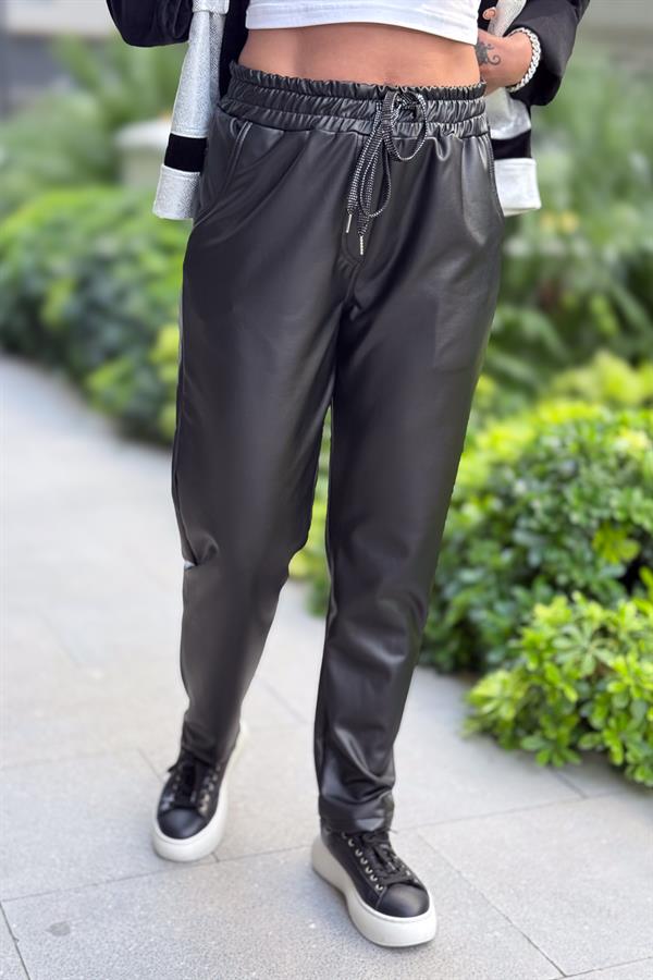 Deri Görünümlü Likralı Pantolon Siyah Renk