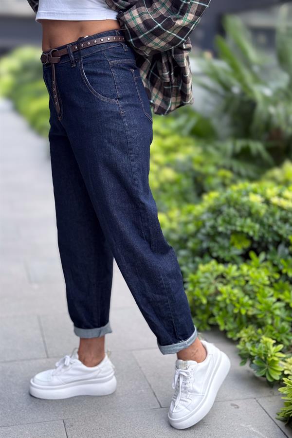 Deri Zımba Kemerli Kot Pantolon Mavi Renk