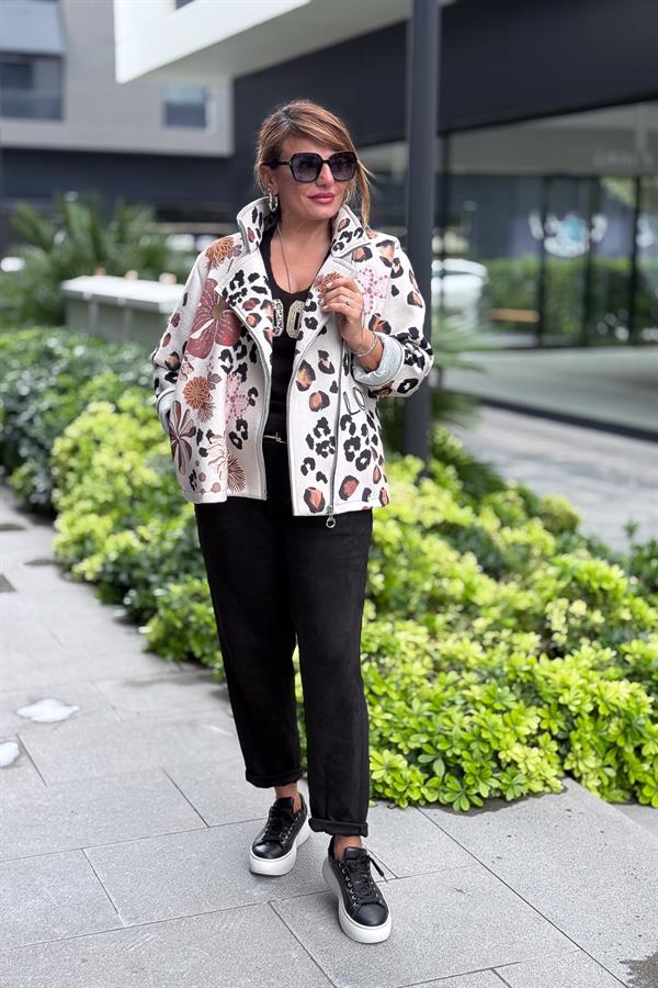 Desenleri Farklı Kruvaze Yaka Polar Ceket Bej Renk