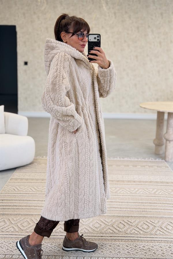 Desenli Uzun Boy Kapüşonlu Angora Kaban Bej Renk