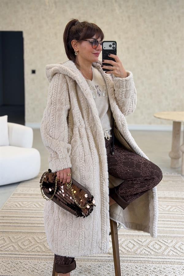 Desenli Uzun Boy Kapüşonlu Angora Kaban Bej Renk