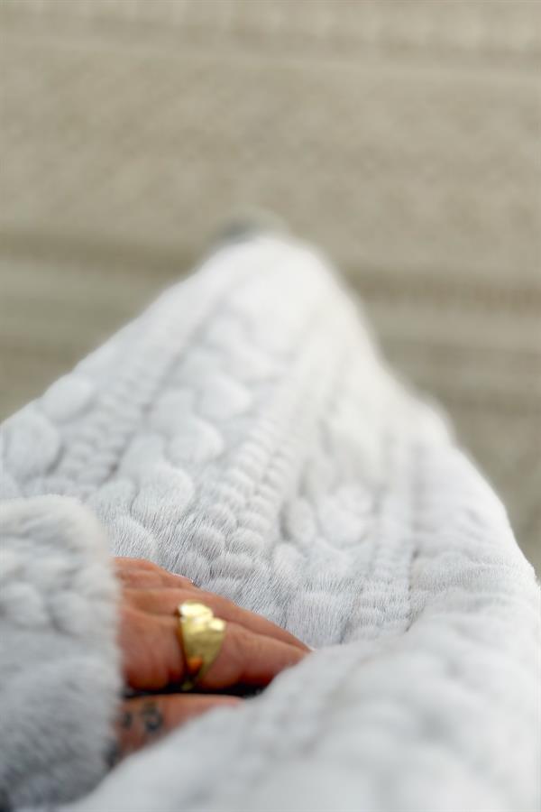 Desenli Uzun Boy Kapüşonlu Angora Kaban Taş Renk