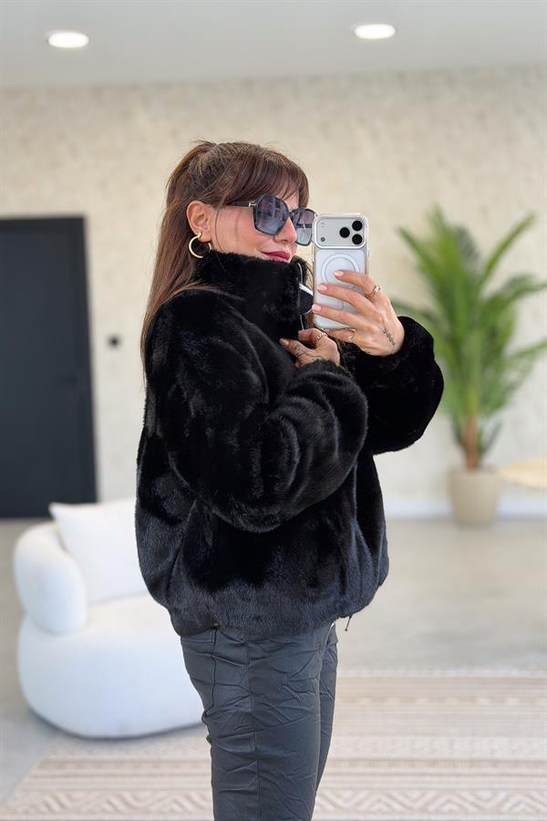 Dik Yaka Kürk Siyah Renk