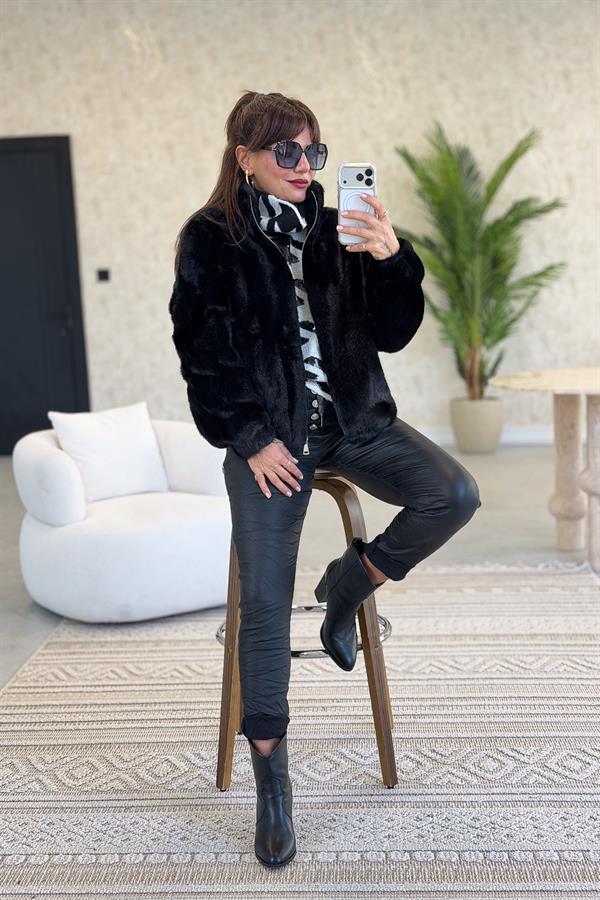 Dik Yaka Kürk Siyah Renk