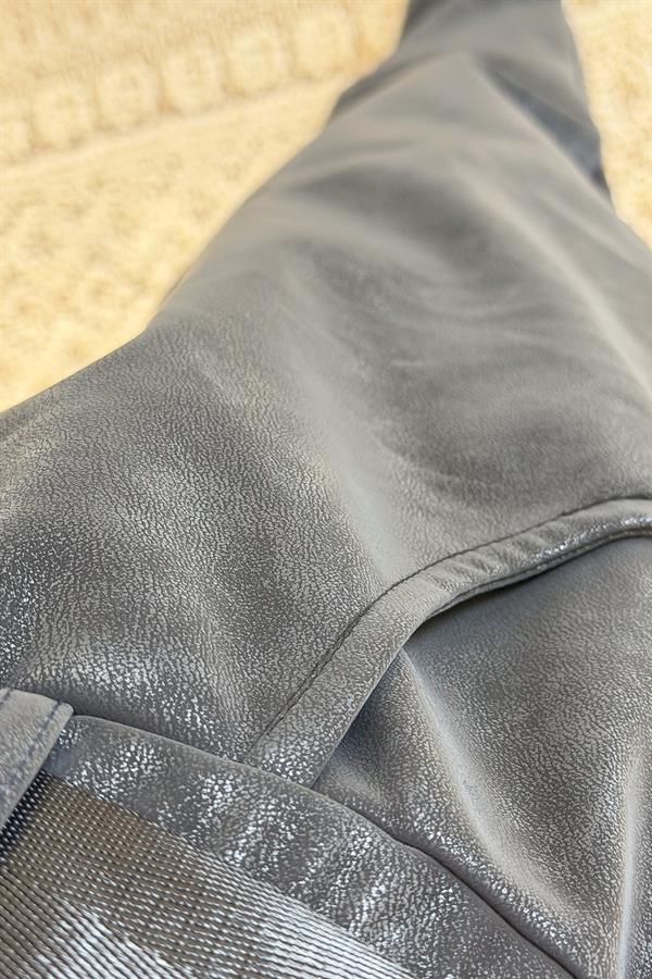 Eskitme Deri Görünümlü Pantolon Antresit Renk