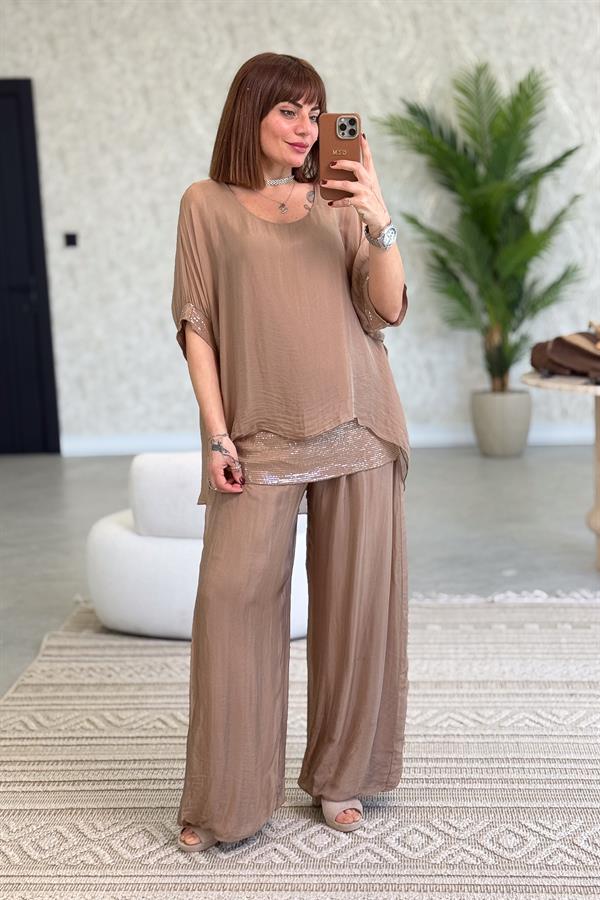 Etek Ucu Ve Kolları Pullu İpek Bluz Camel Renk