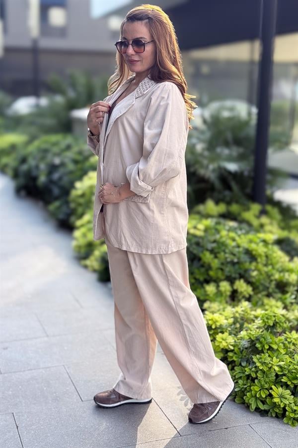 File Yaka Detaylı İnce Fitilli Kadife Blazer Ceket Krem Renk