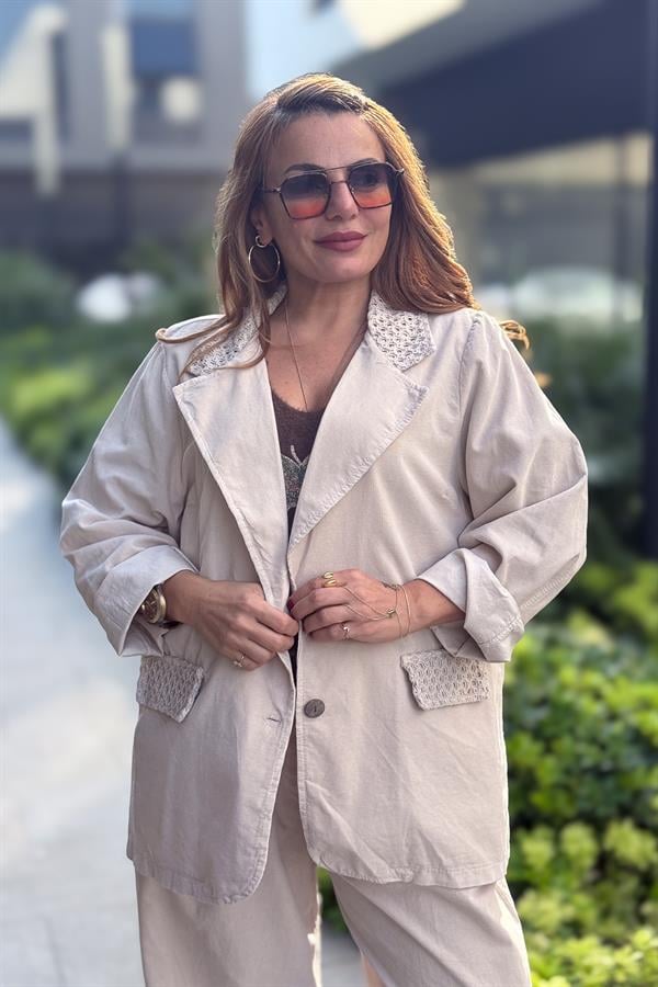 File Yaka Detaylı İnce Fitilli Kadife Blazer Ceket Krem Renk