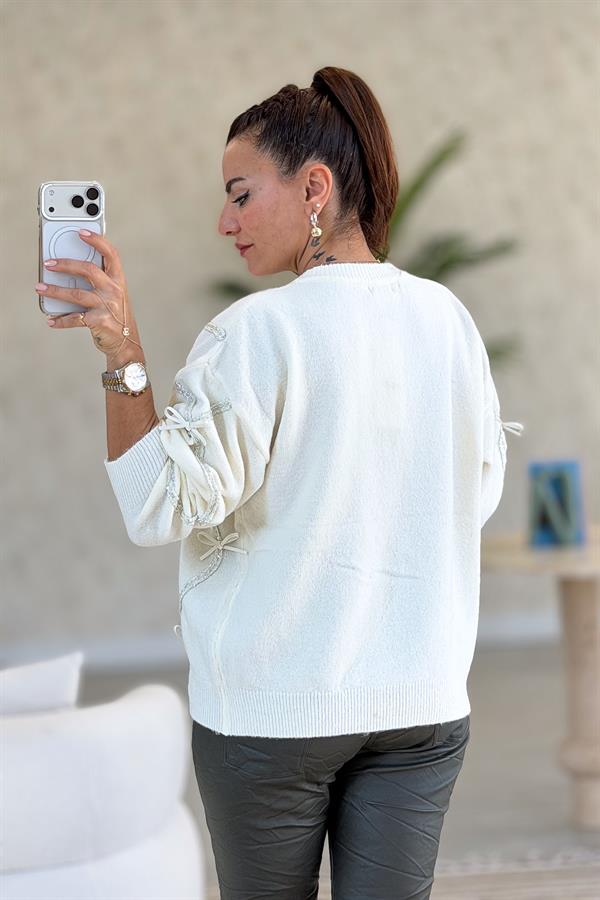 Fiyonklu Sıfır Yaka Premium Kazak Krem Renk